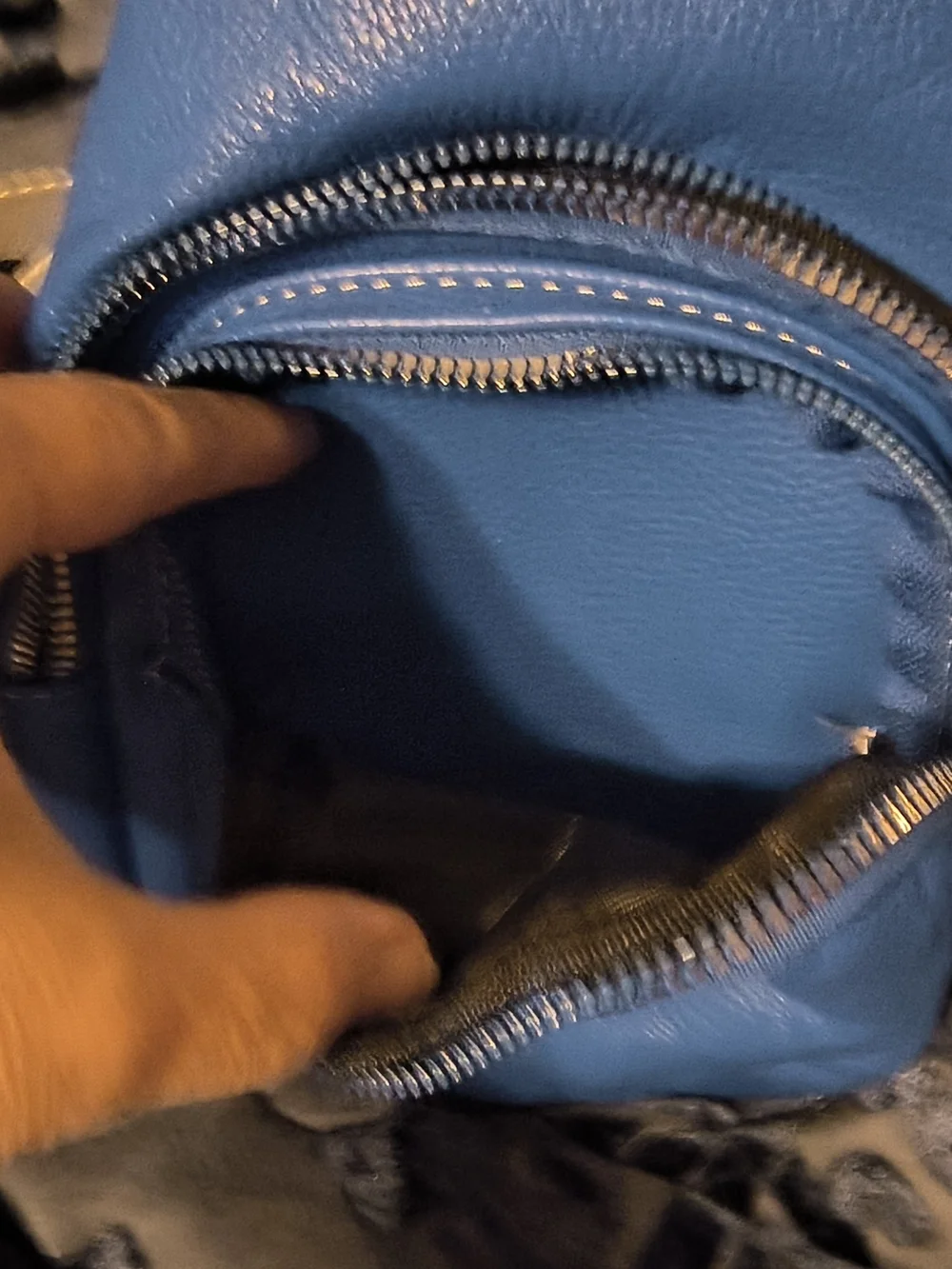 N/A casual bag essentials